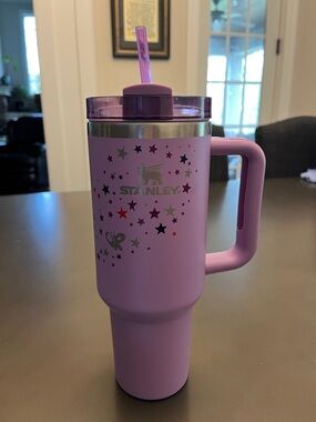 Stanley x Olivia Rodrigo Quencher H2.0 Flow State Tumbler 40oz